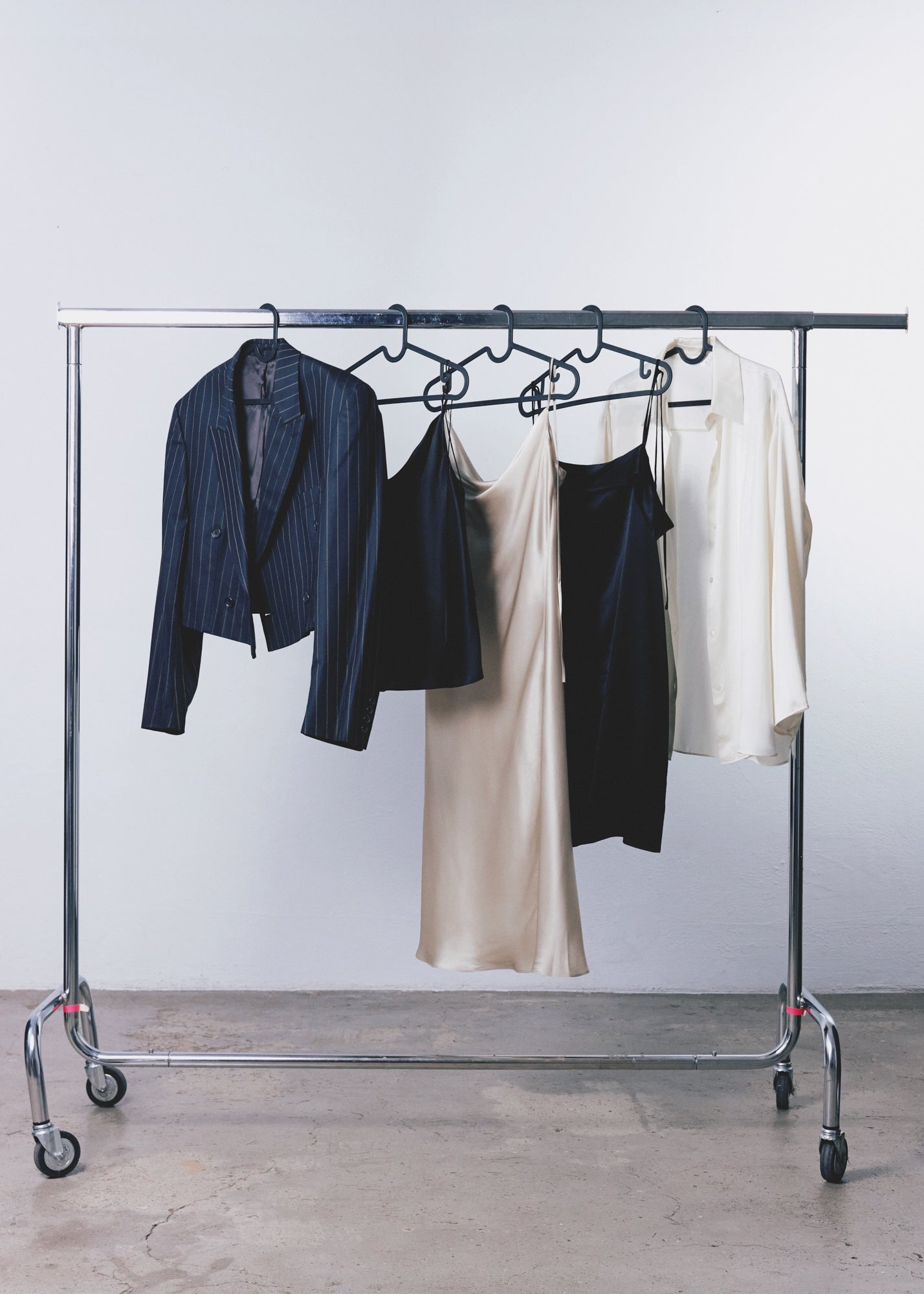 Jedwab czy satyna – czym się różnią i co wybrać?