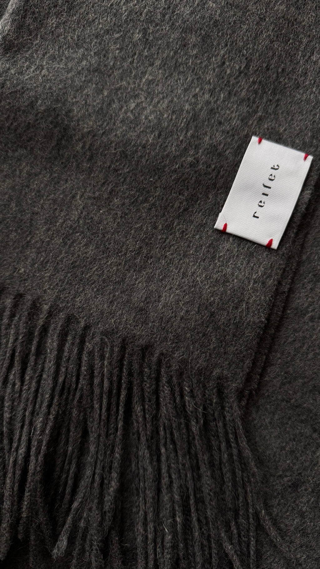 Duży wełniany szalik z frędzlami